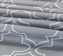 Load image into Gallery viewer, Tektrum Round Moroccan Quatrefoil Outdoor Tablecloth with Umbrella Hole and Zipper, Zippered Table Cover - Spill Proof/Waterproof - for Patio Garden Tabletop Decor (Light Grey)